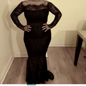 Off shoulder, mermaid lace gown NWOT